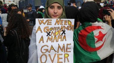 Un momento delle proteste studentesche in Algeria