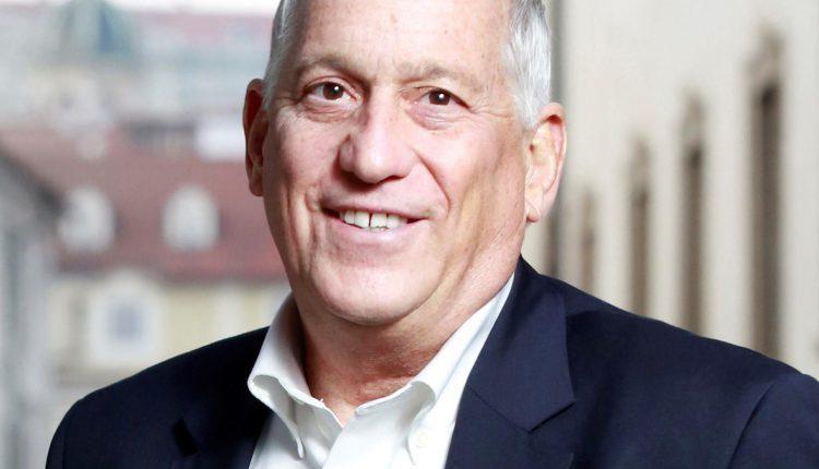 Walter Isaacson